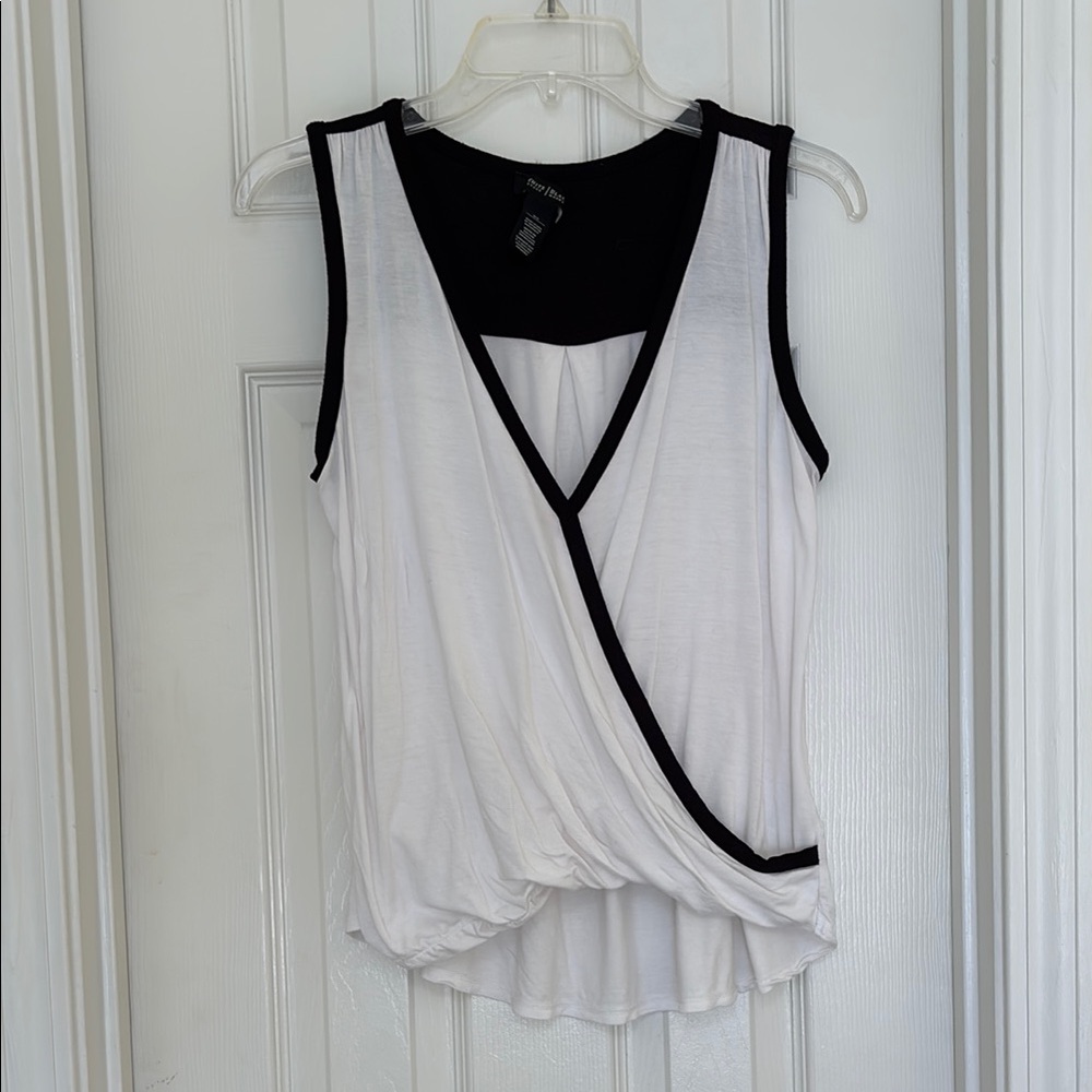 White House Black Market WHBM Draped V Neck Sleeveless Top With Contrast Trim